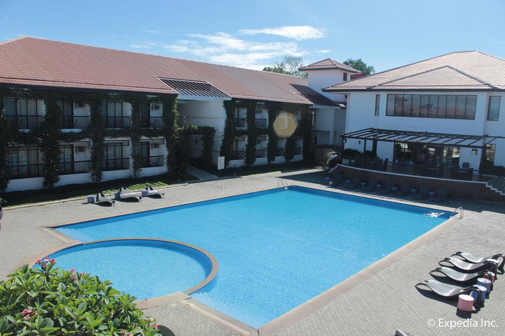 Ilocos Norte Hotel & Convention Center Laoag Exteriör bild