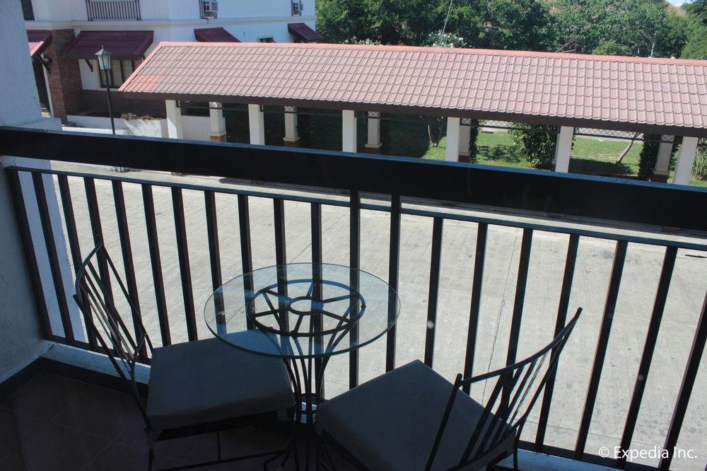 Ilocos Norte Hotel & Convention Center Laoag Exteriör bild