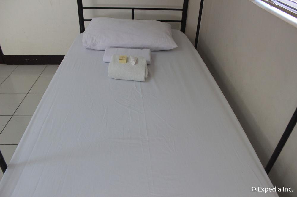 Ilocos Norte Hotel & Convention Center Laoag Exteriör bild