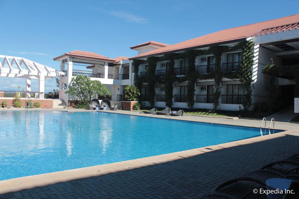 Ilocos Norte Hotel & Convention Center Laoag Exteriör bild