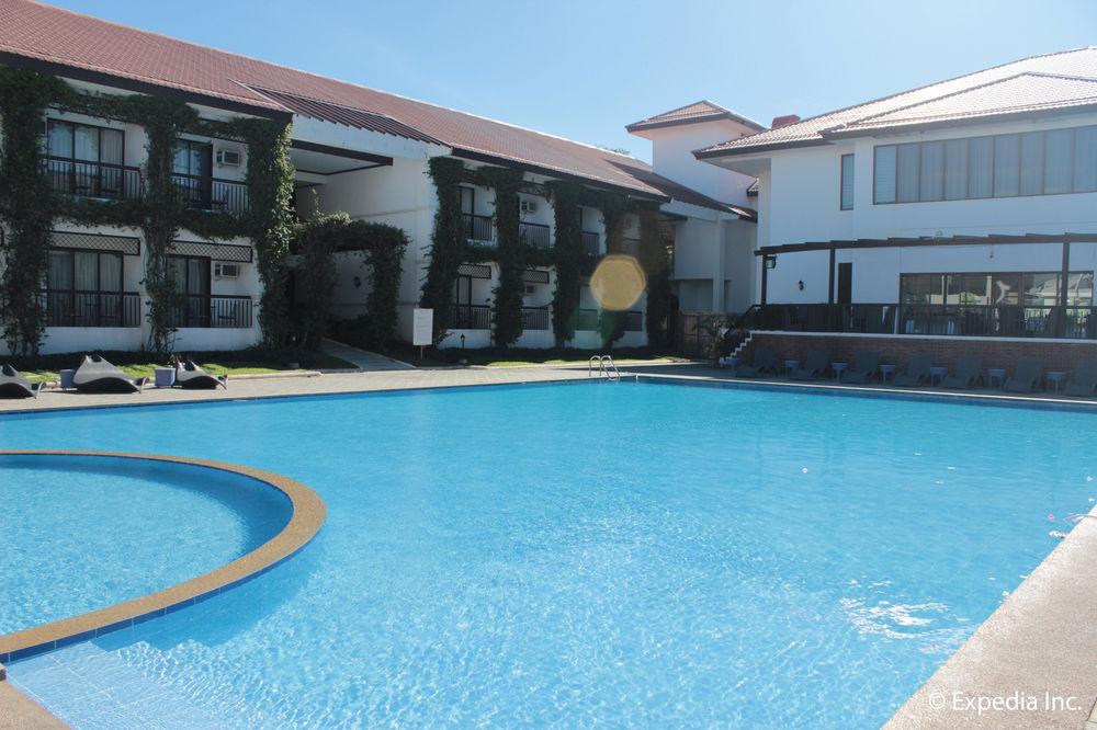 Ilocos Norte Hotel & Convention Center Laoag Exteriör bild