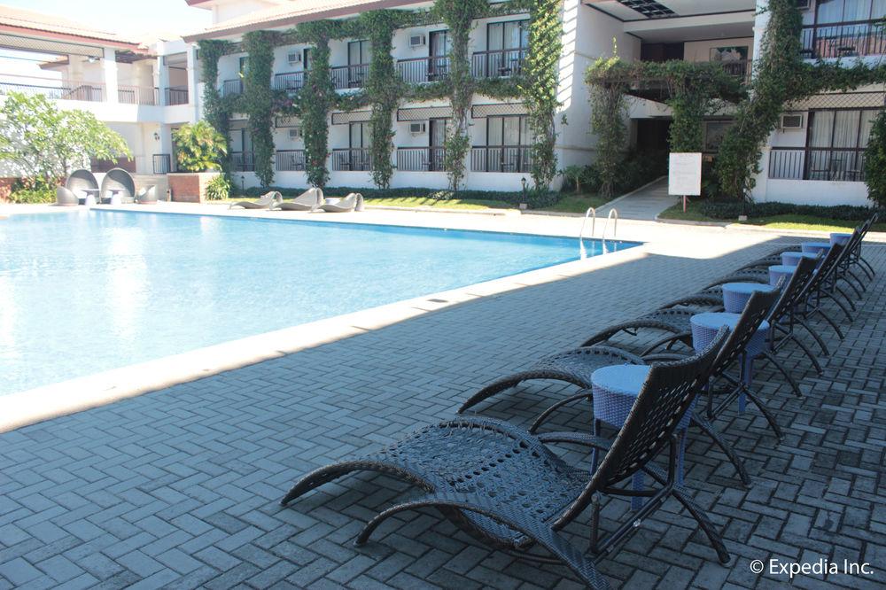 Ilocos Norte Hotel & Convention Center Laoag Exteriör bild