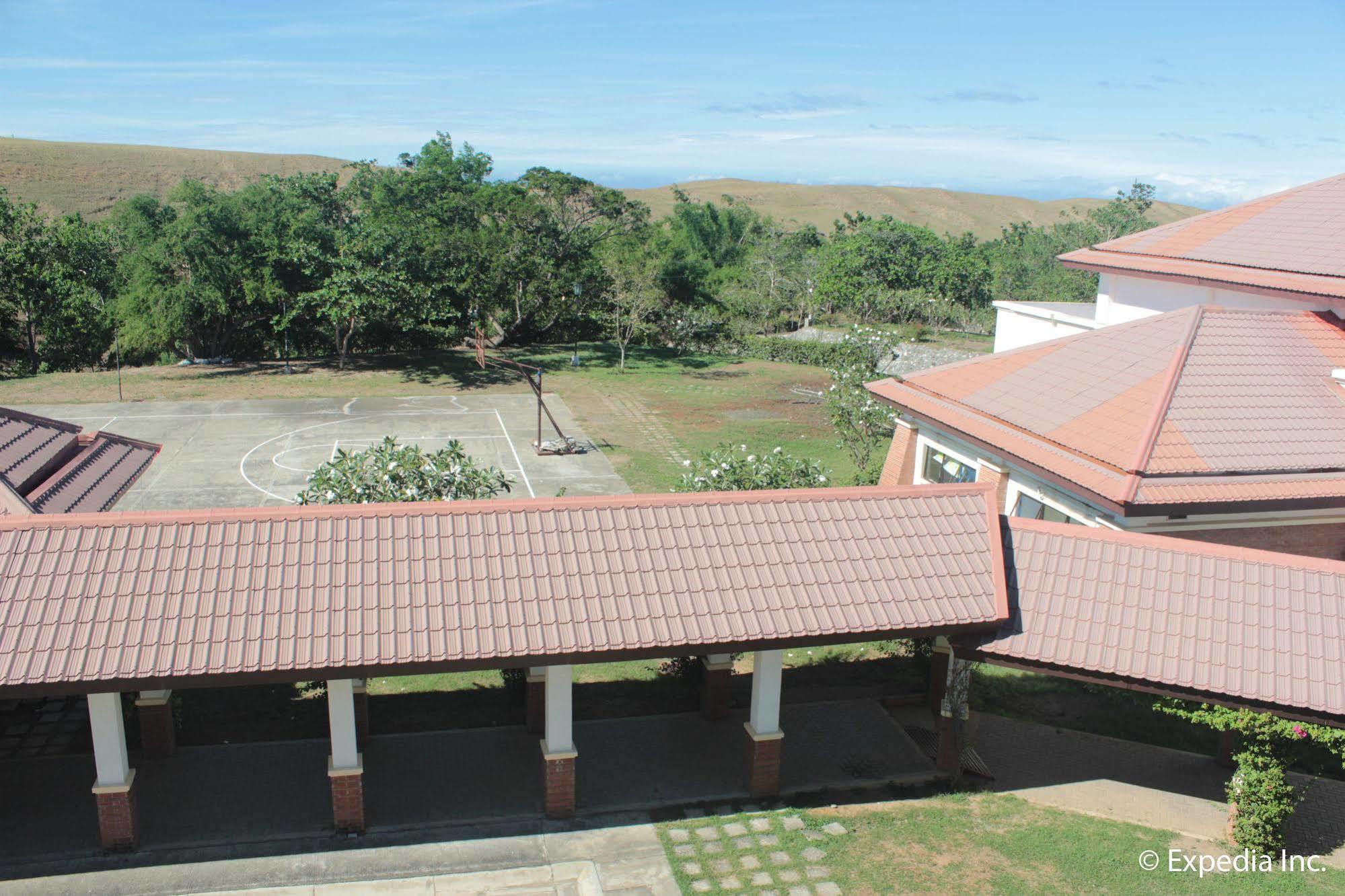 Ilocos Norte Hotel & Convention Center Laoag Exteriör bild