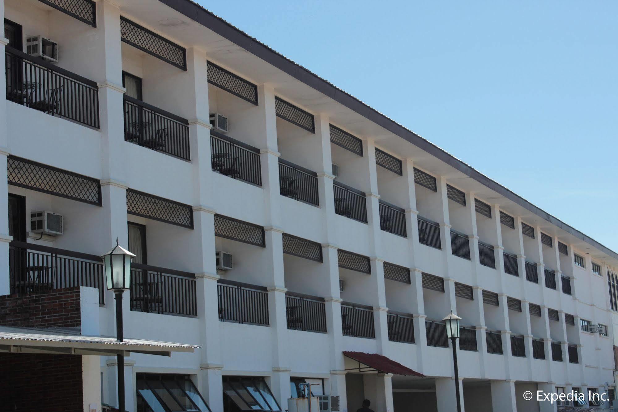 Ilocos Norte Hotel & Convention Center Laoag Exteriör bild
