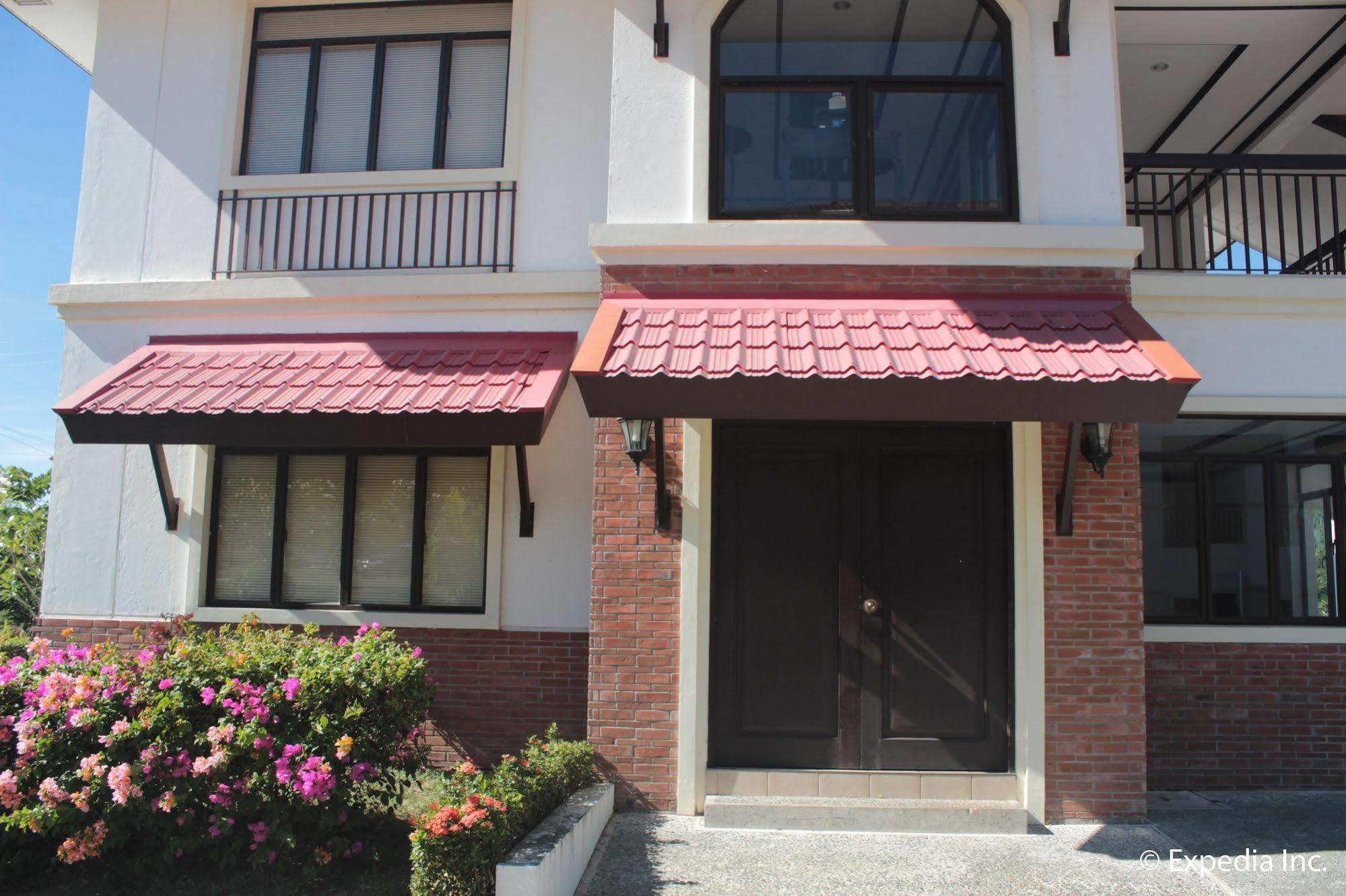 Ilocos Norte Hotel & Convention Center Laoag Exteriör bild