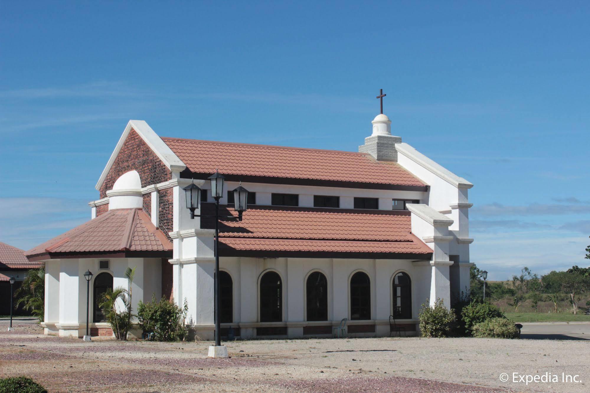 Ilocos Norte Hotel & Convention Center Laoag Exteriör bild
